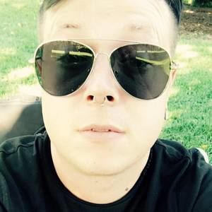 Meet your Posher, Travis